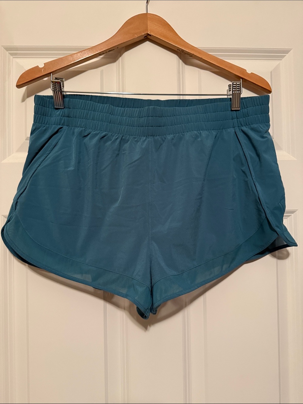 Athleta Teal Mesh Racer Run 2.5” Athletic Shorts - Lightweight Running Shorts
